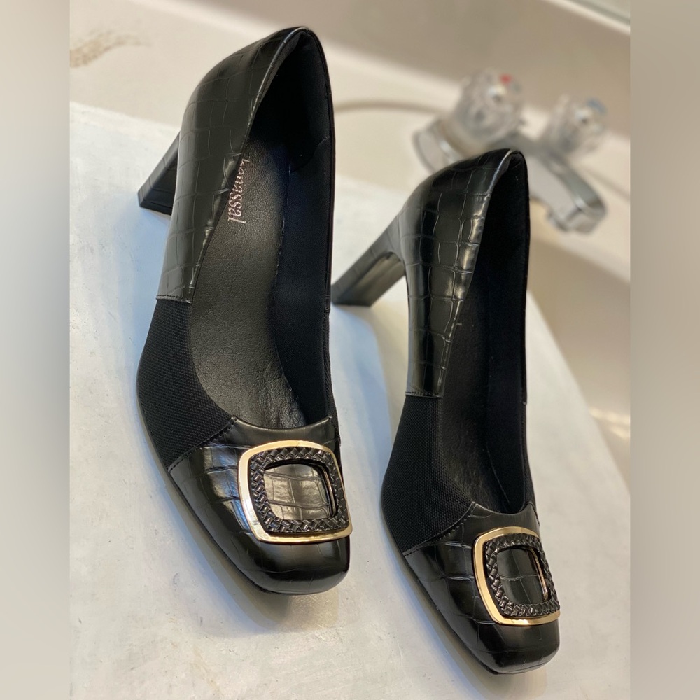 Benassal Women orthopedic dress pumps Size 9, excellent condition perfect bottom